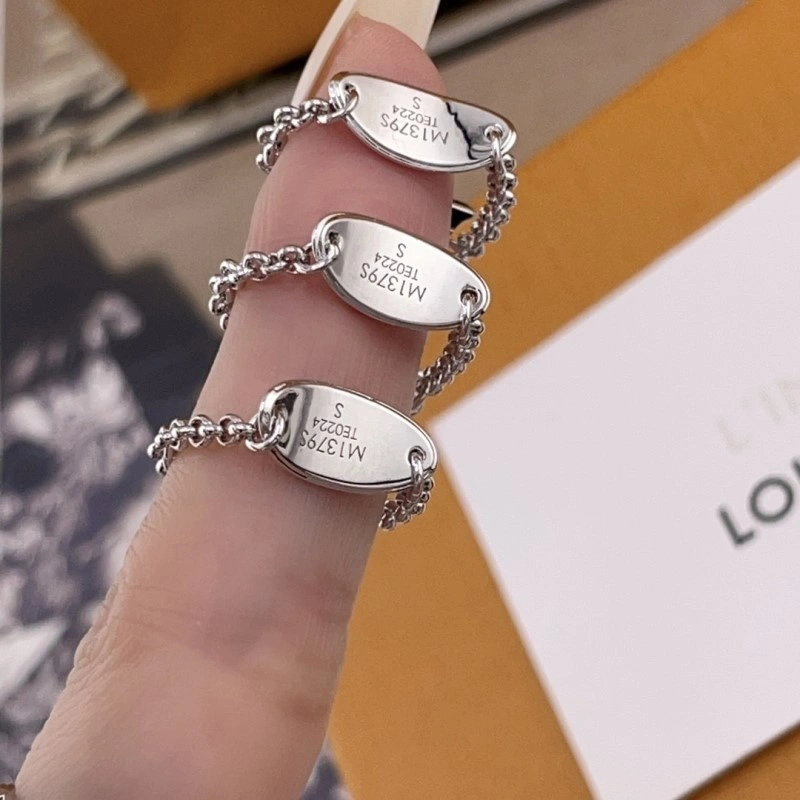 Casual Louis Vuitton Rings 247657