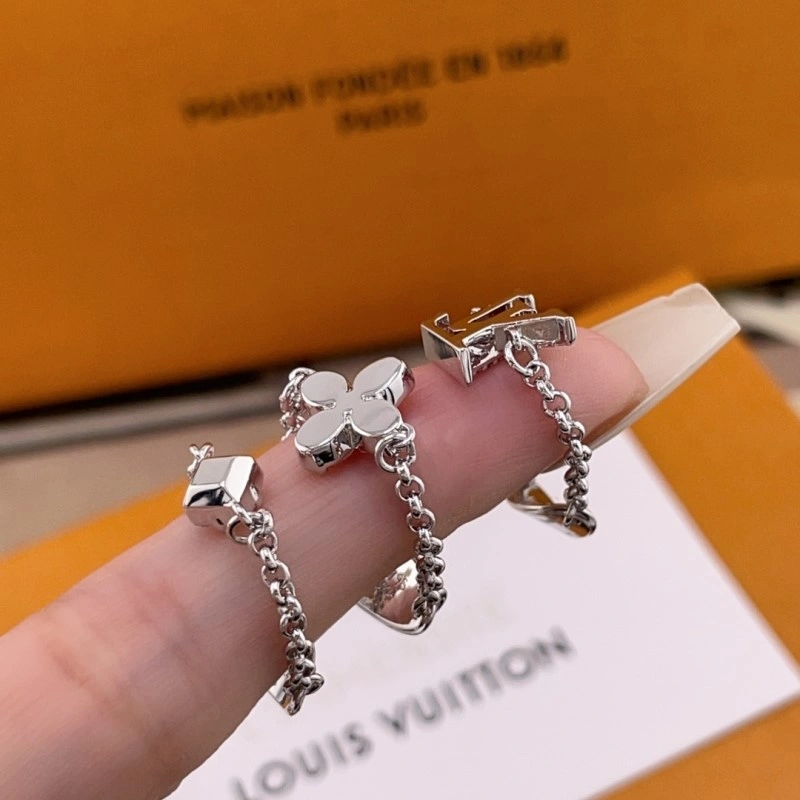 Casual Louis Vuitton Rings 247657