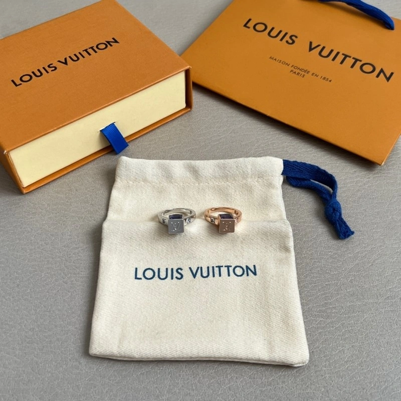 Louis Vuitton Rings Chic 247653