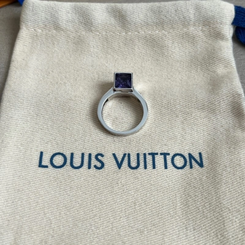 Louis Vuitton Rings Chic 247653