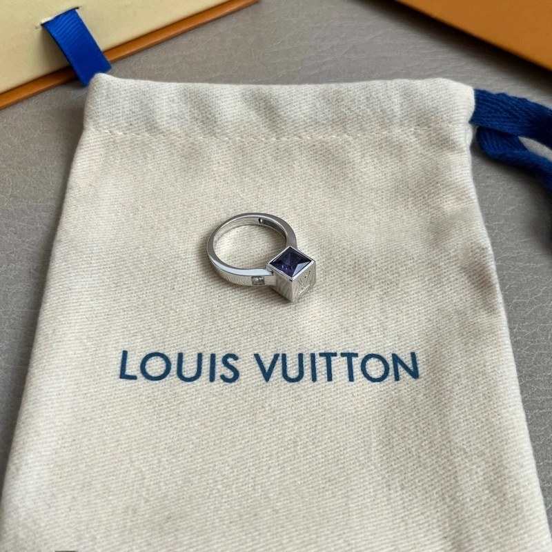 Louis Vuitton Rings Chic 247653