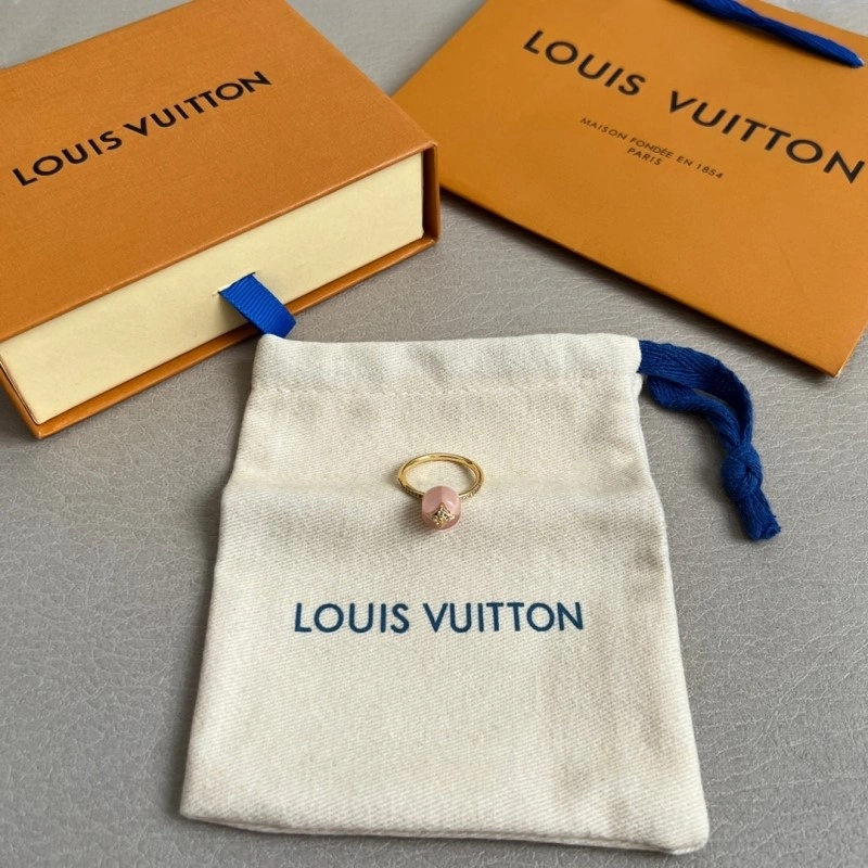Sophisticated Louis Vuitton Rings 247640