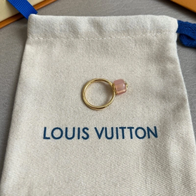 Sophisticated Louis Vuitton Rings 247640