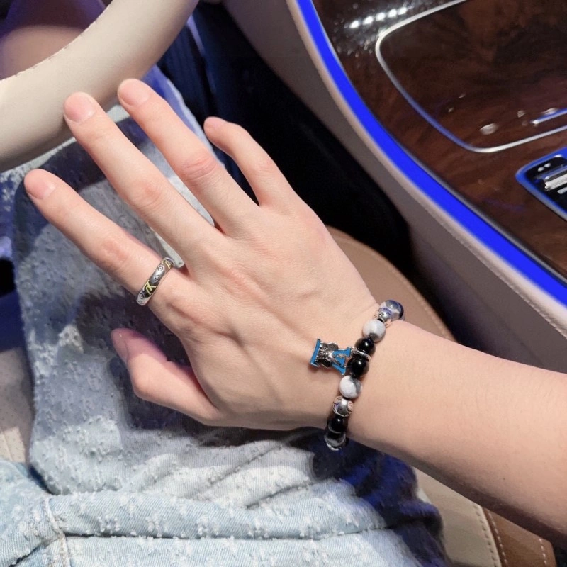 Louis Vuitton Rings Breathable 247629