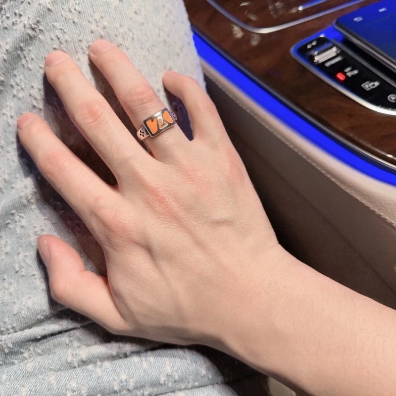Louis Vuitton Rings Chic 247625