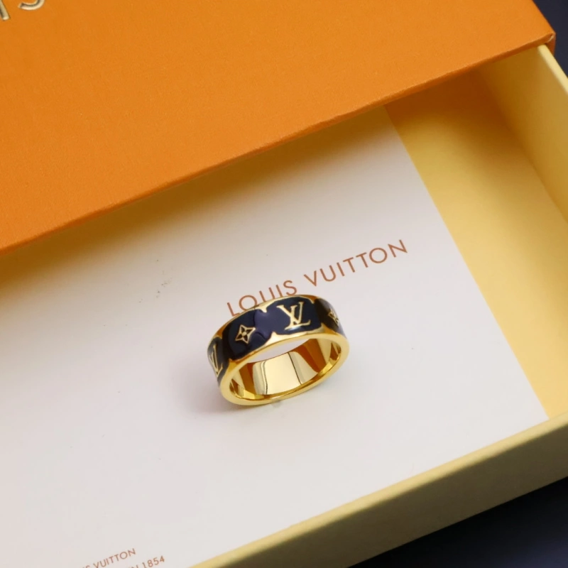 Sporty Louis Vuitton Rings 270566