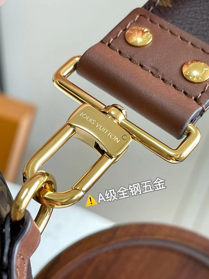 Stretchable Louis Vuitton Round Bags 94078