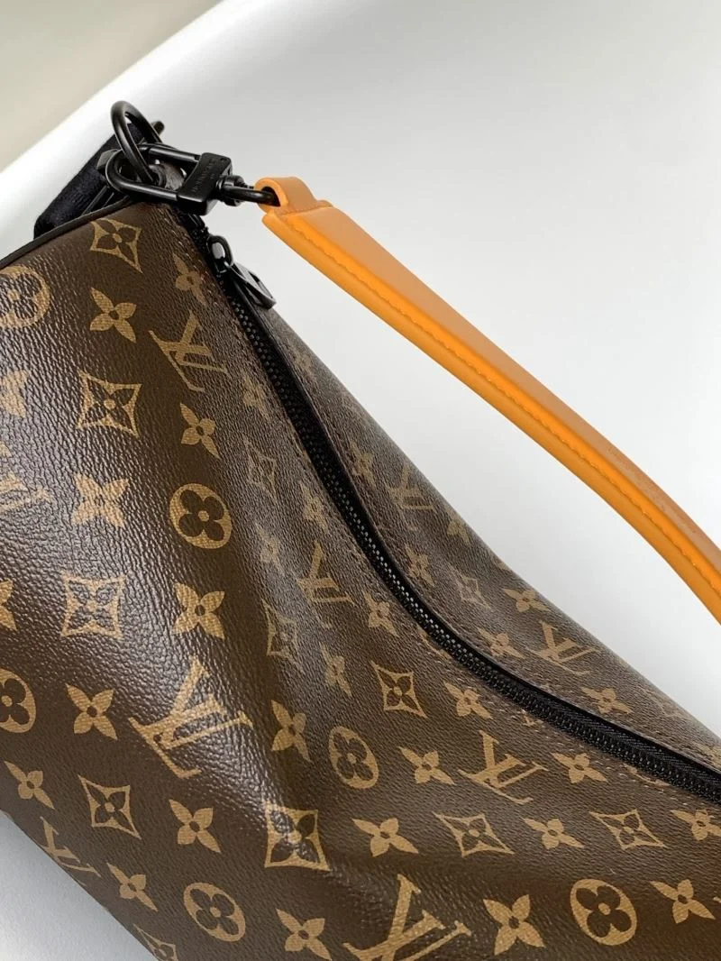 Comfortable Louis Vuitton Round Bags 42856
