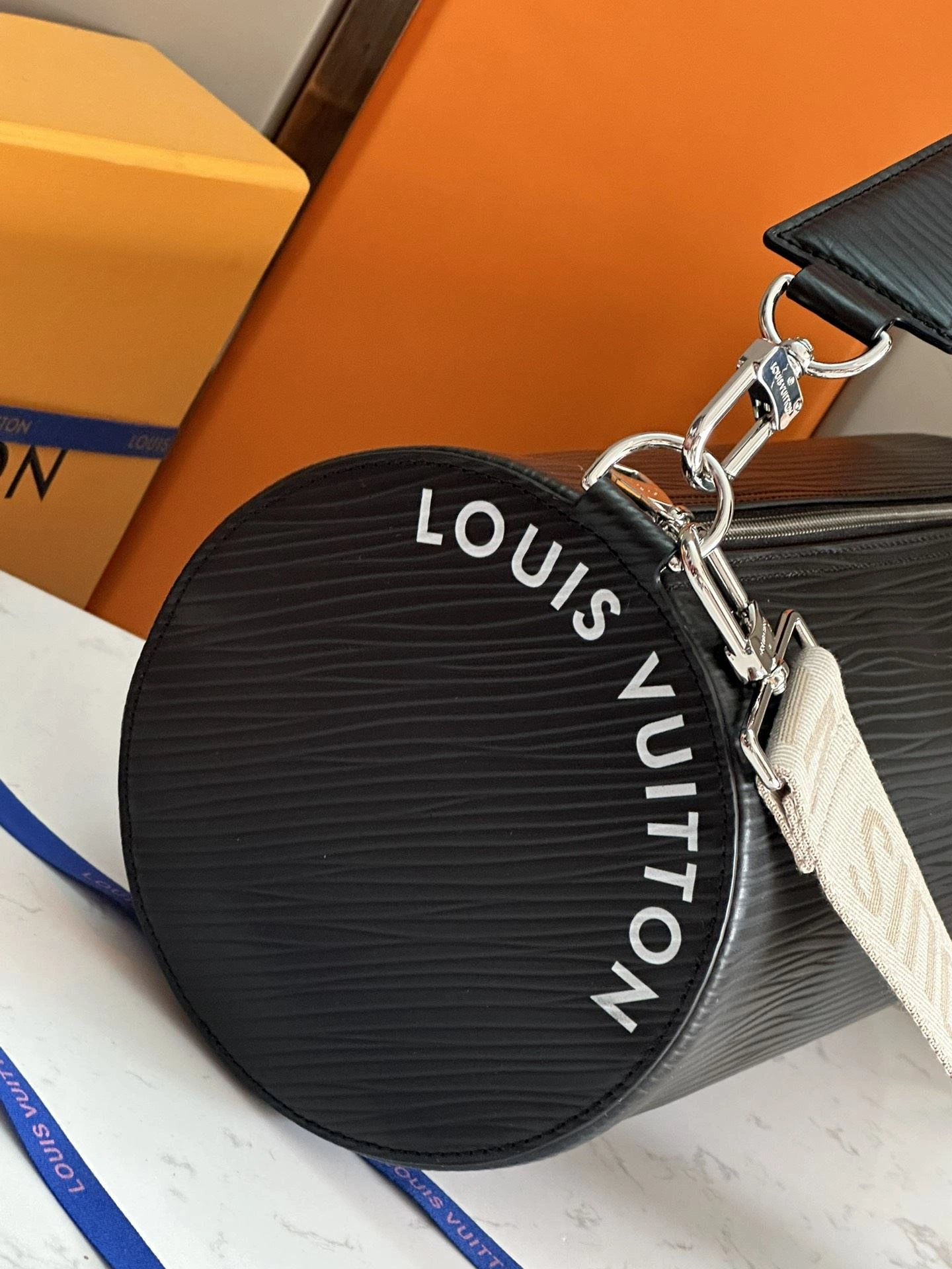 Durable Louis Vuitton Round Bags 91813