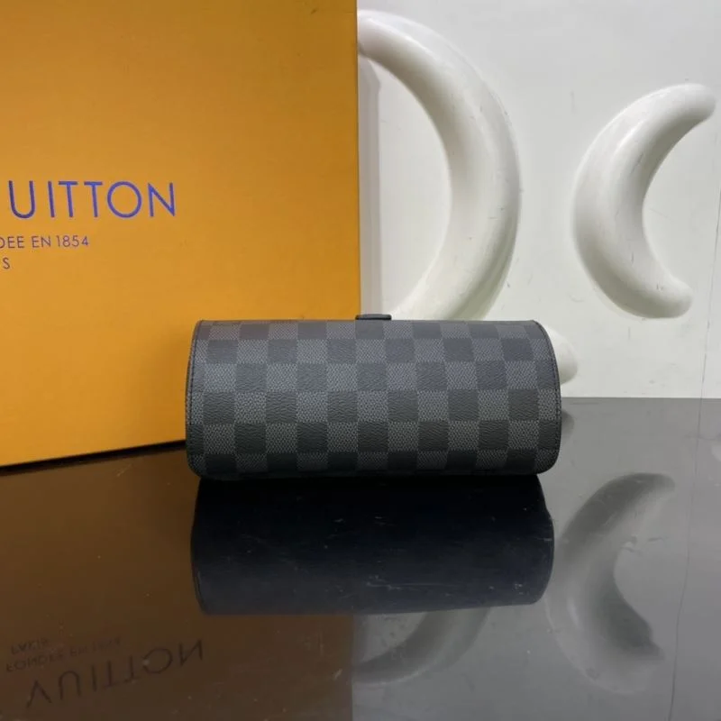 Neat Louis Vuitton Round Bags 41581