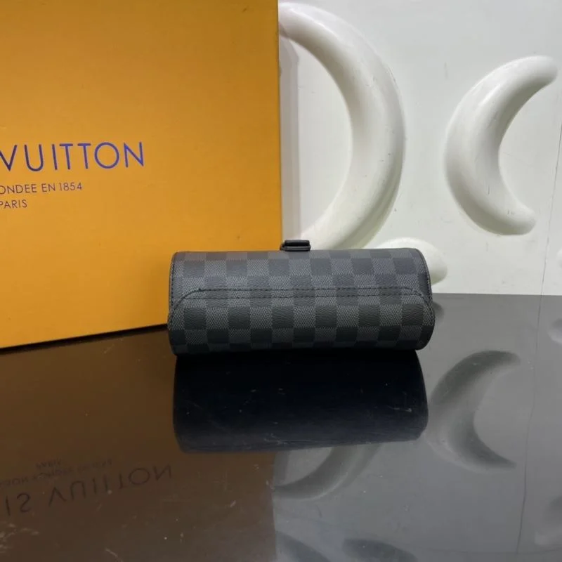 Neat Louis Vuitton Round Bags 41581