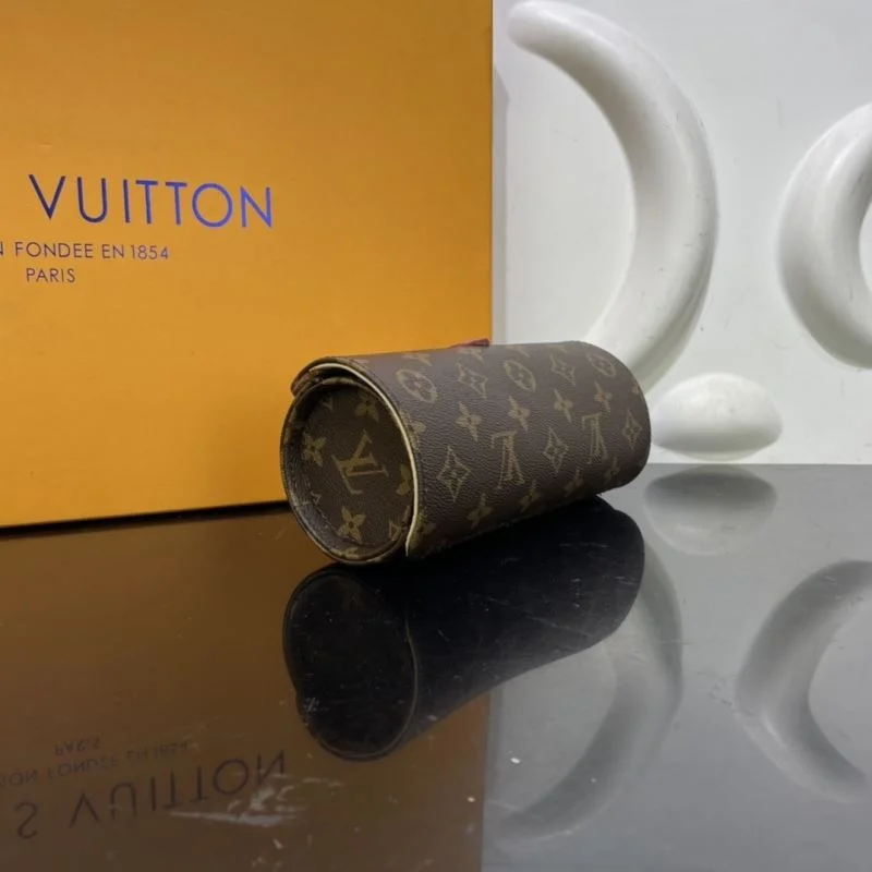 Louis Vuitton Round Bags Youthful 41575