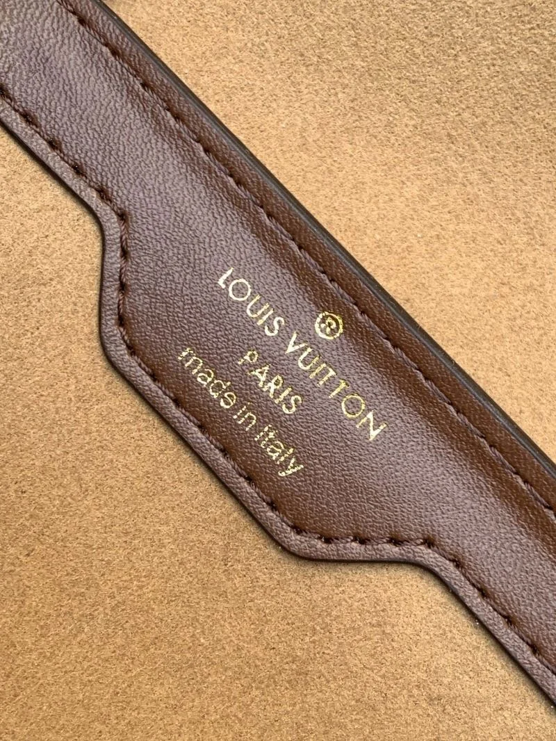 WeatherProof Louis Vuitton Round Bags 39230