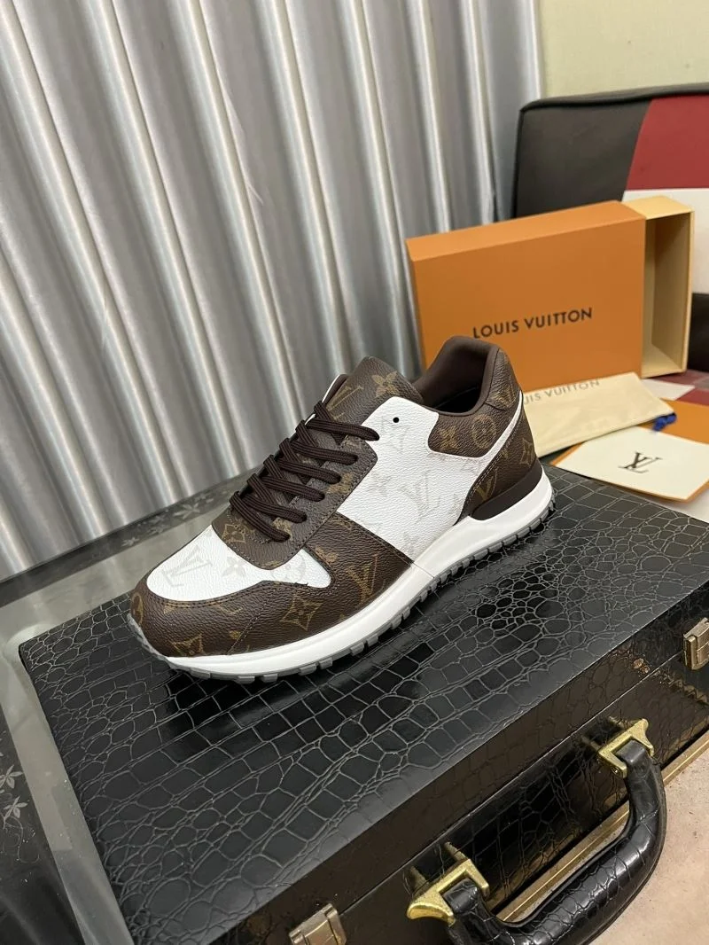 Unisex Louis Vuitton Run Away Sneaker 32729