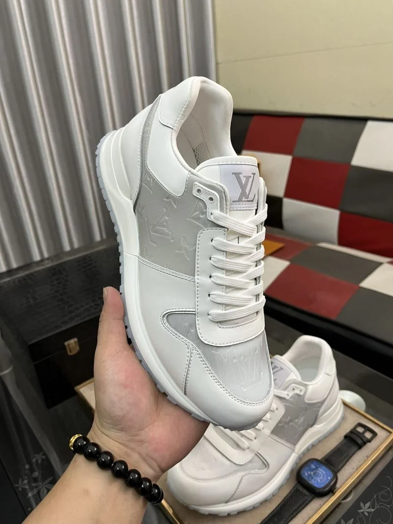 Trendy Louis Vuitton Run Away Sneaker 32722