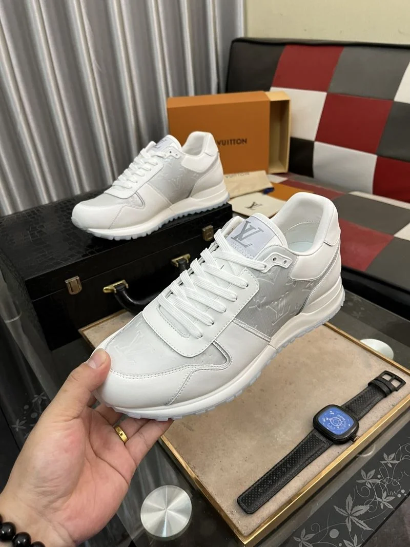 Trendy Louis Vuitton Run Away Sneaker 32722
