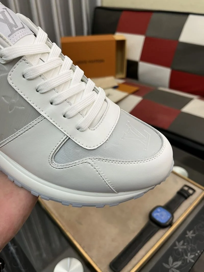 Trendy Louis Vuitton Run Away Sneaker 32722