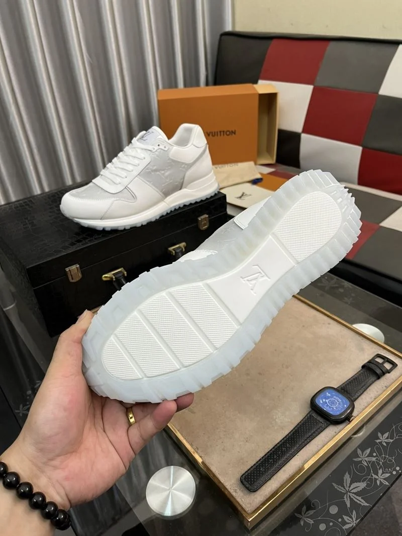 Trendy Louis Vuitton Run Away Sneaker 32722