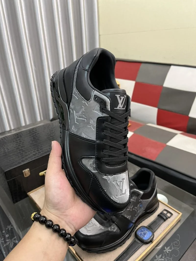 Breathable Louis Vuitton Run Away Sneaker 32723