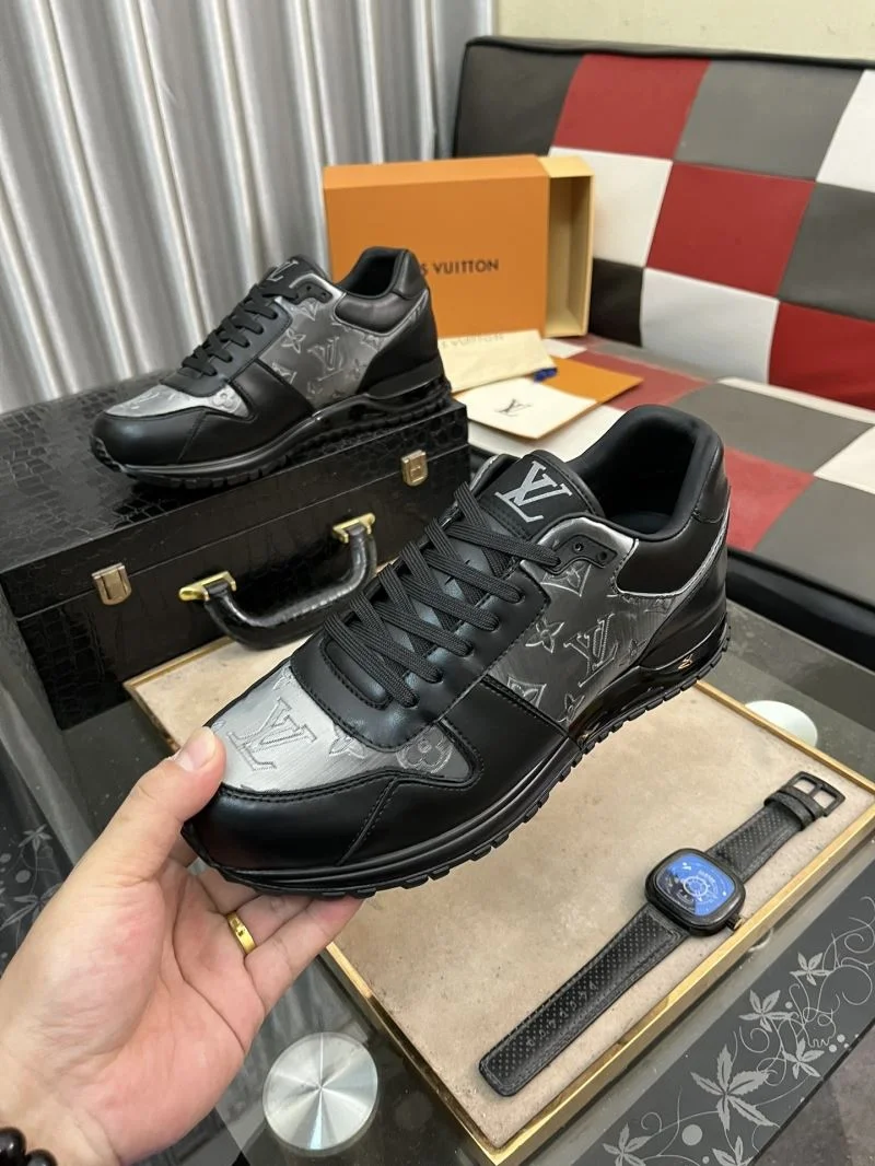 Breathable Louis Vuitton Run Away Sneaker 32723
