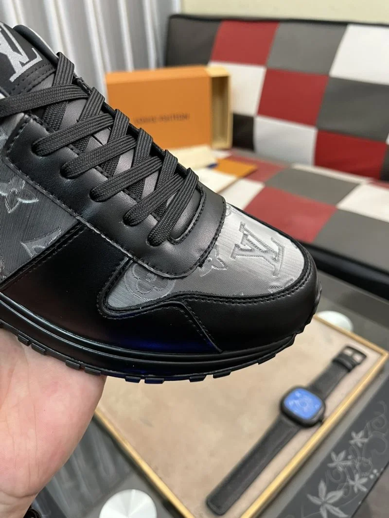 Breathable Louis Vuitton Run Away Sneaker 32723