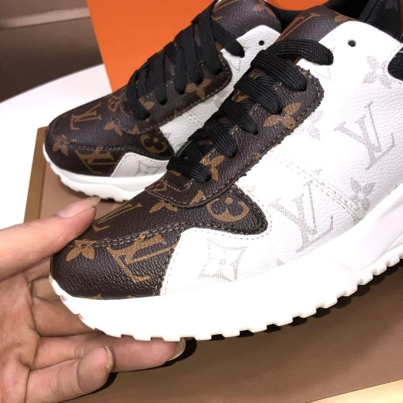 Breathable Louis Vuitton Run Away Sneaker 32737