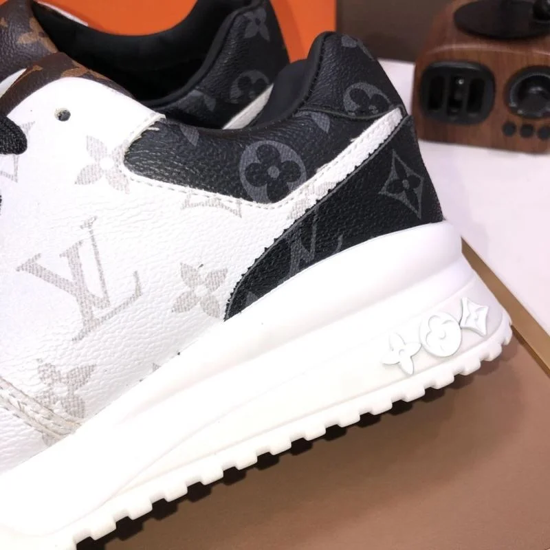 Breathable Louis Vuitton Run Away Sneaker 32737