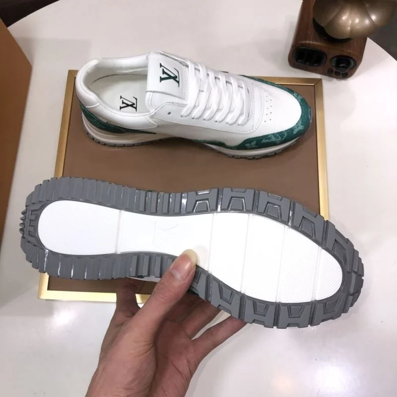 Durable Louis Vuitton Run Away Sneaker 32713