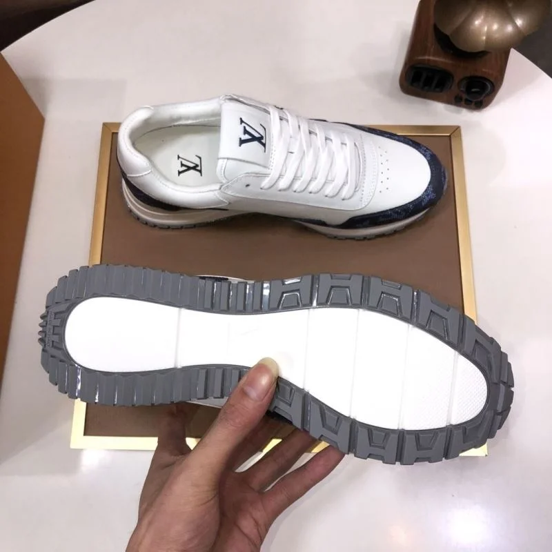 Breathable Louis Vuitton Run Away Sneaker 32710