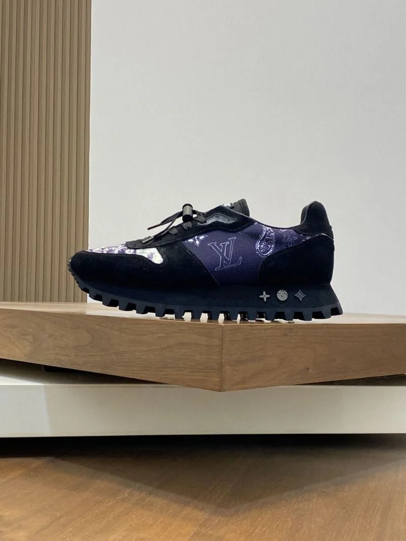 Louis Vuitton Run Away Sneaker Resilient 32700