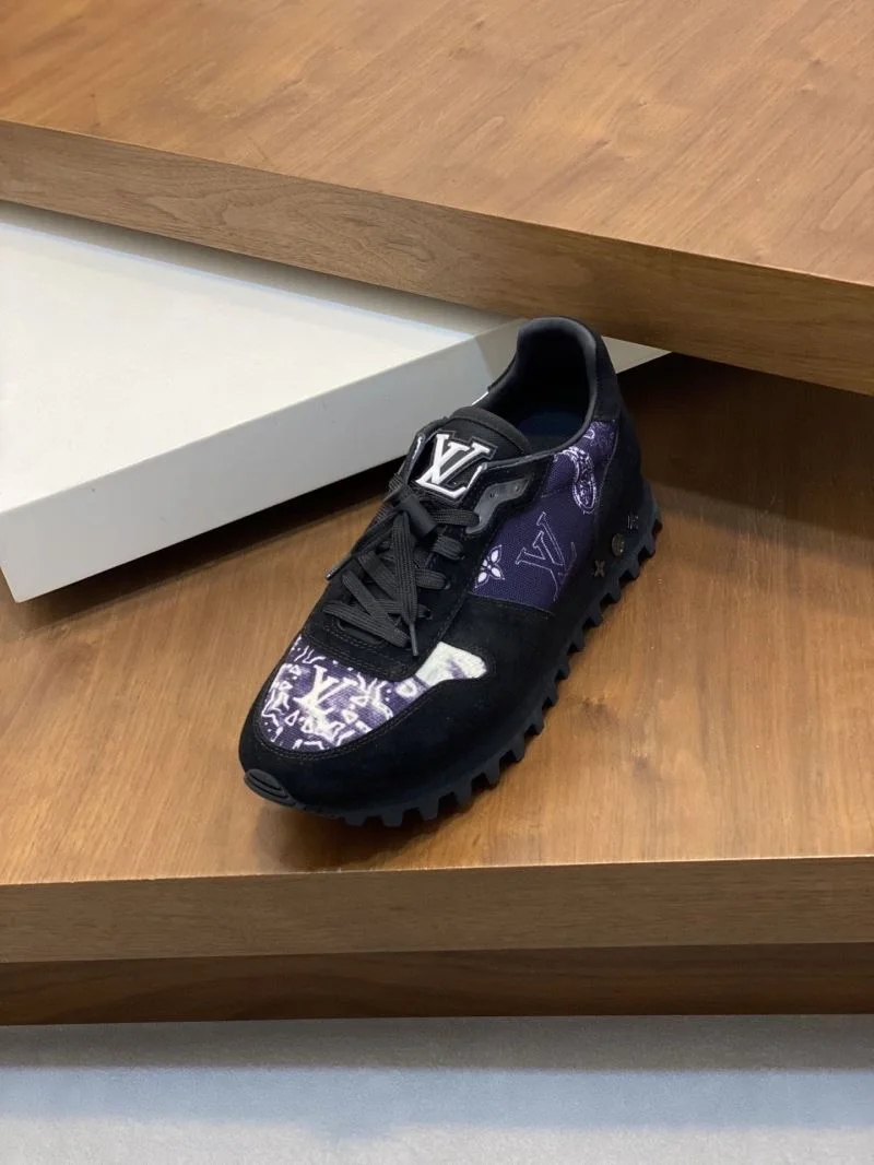 Louis Vuitton Run Away Sneaker Resilient 32700