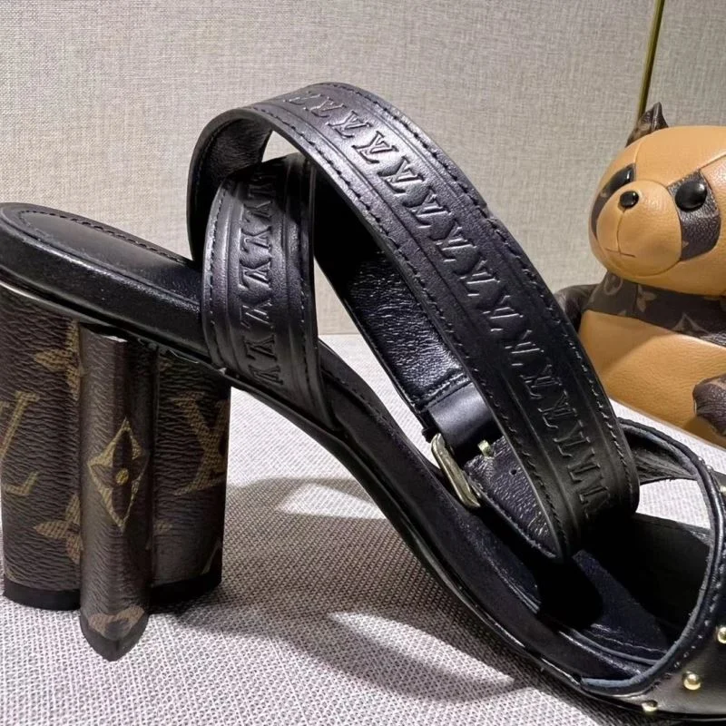 ComfortFit Louis Vuitton Sandals 32266