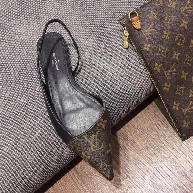 Louis Vuitton Sandals Functional 32270