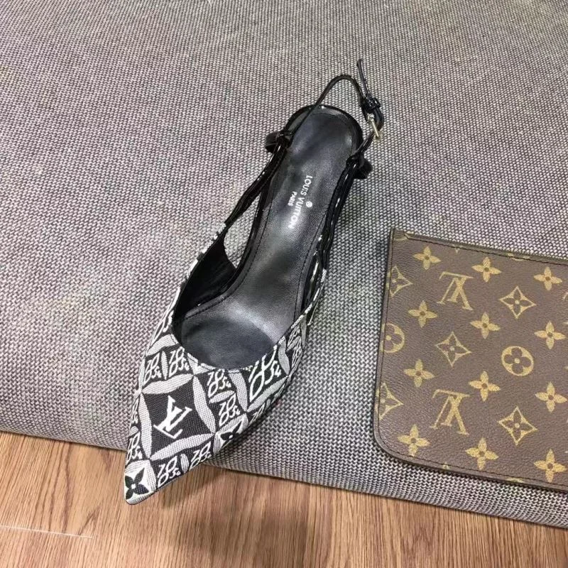 Louis Vuitton Sandals Elegant 32257