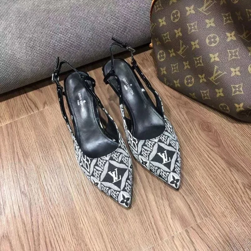Louis Vuitton Sandals Elegant 32257