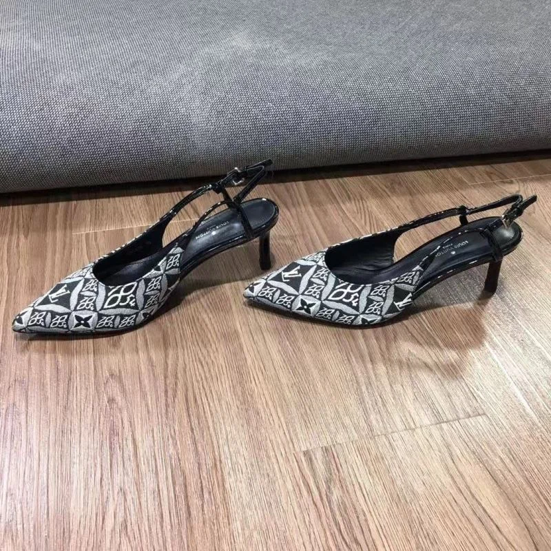 Louis Vuitton Sandals Elegant 32257