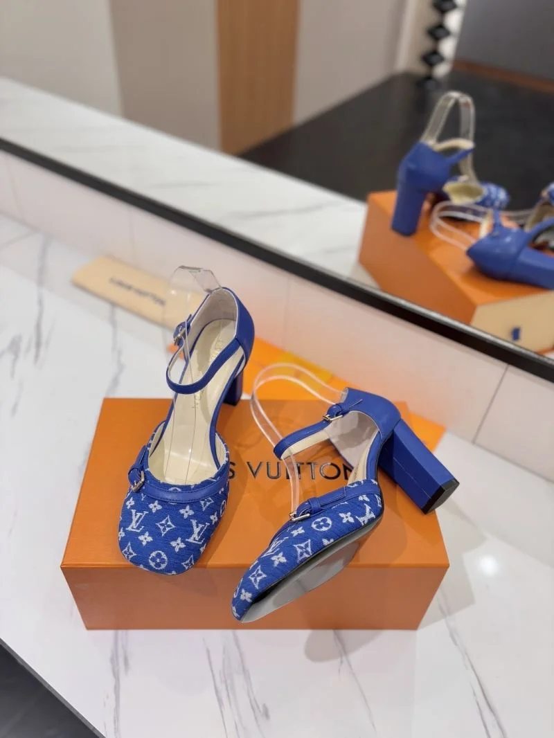 Tailored Louis Vuitton Sandals 32247