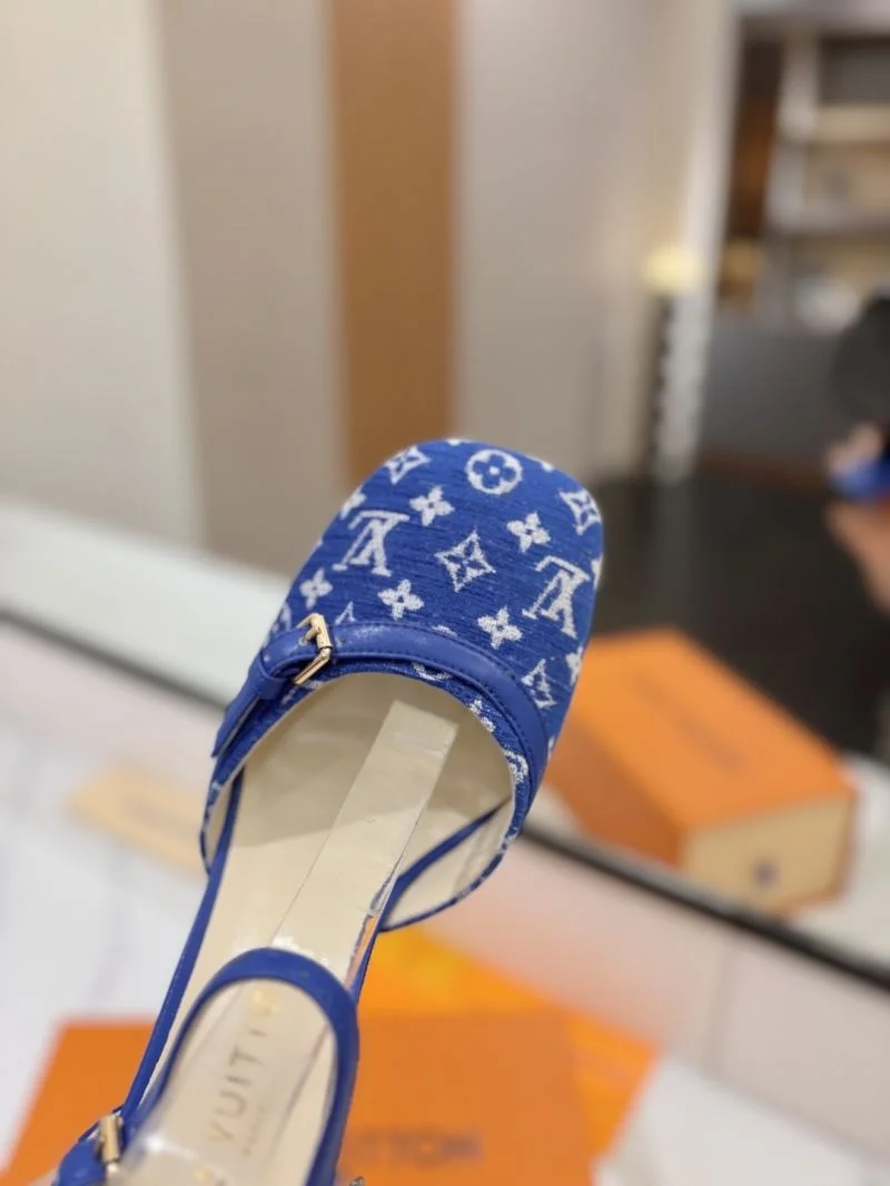 Tailored Louis Vuitton Sandals 32247