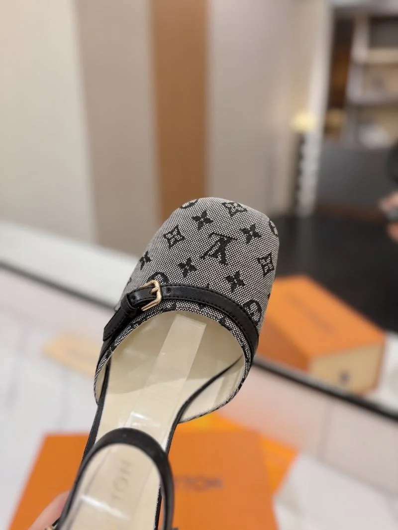 NewStyle Louis Vuitton Sandals 32241