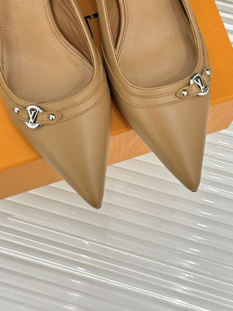 WellDesigned Louis Vuitton Sandals 32231