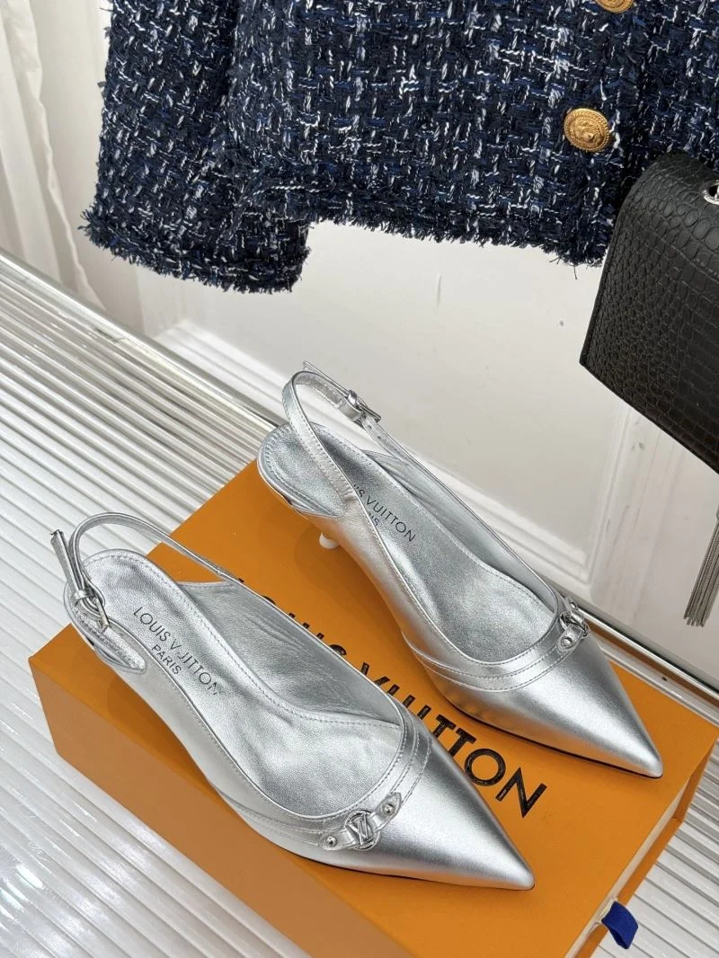 Chic Louis Vuitton Sandals 32239