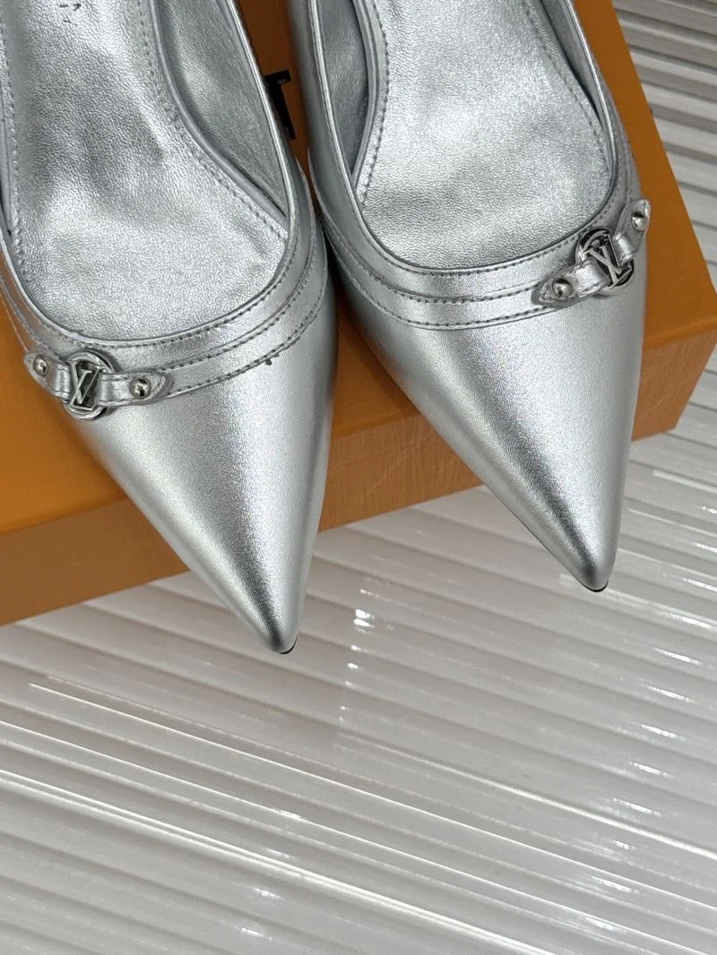 Chic Louis Vuitton Sandals 32239