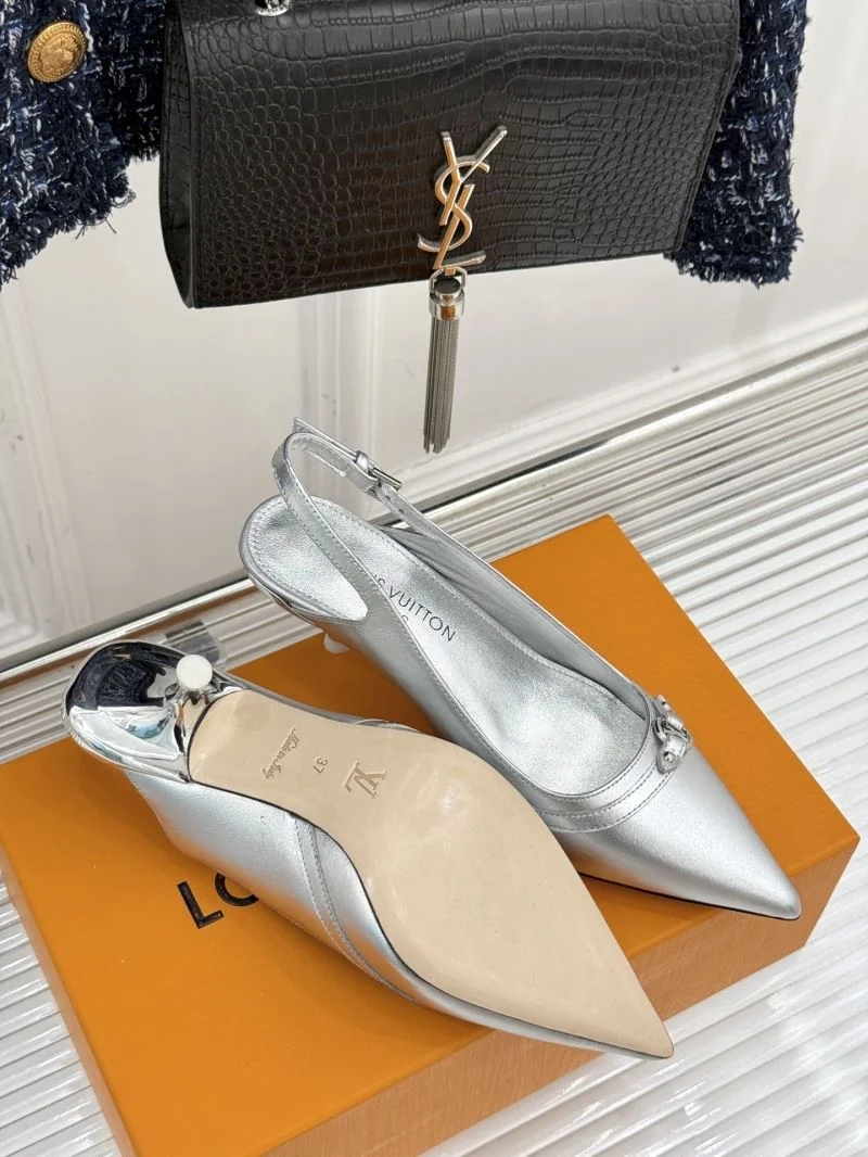 Chic Louis Vuitton Sandals 32239