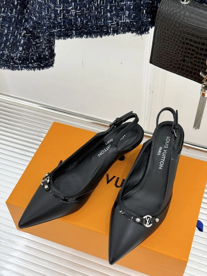 Refined Louis Vuitton Sandals 32233