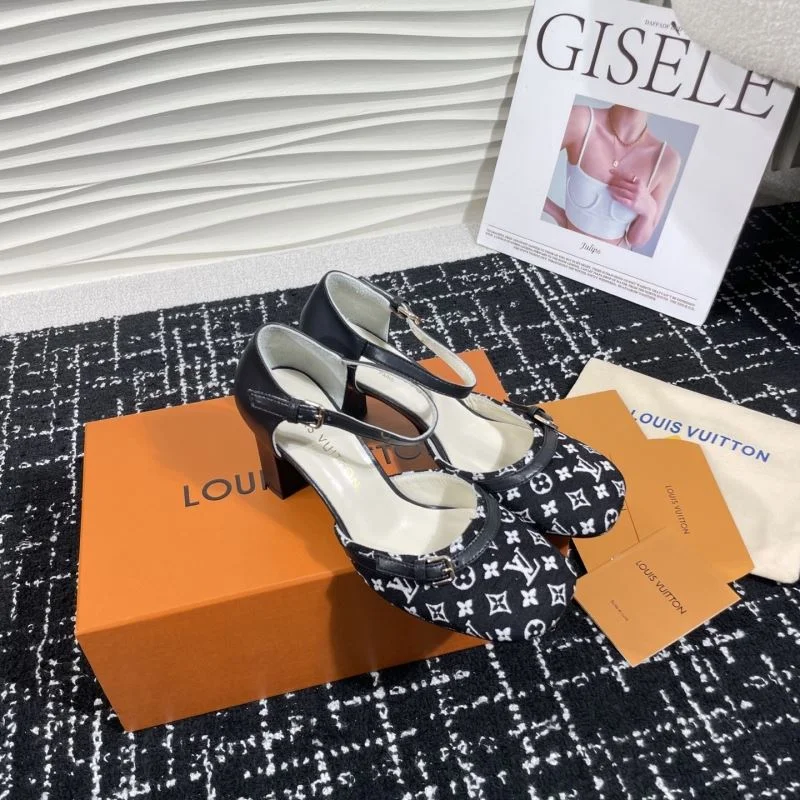 Sleek Louis Vuitton Sandals 31917