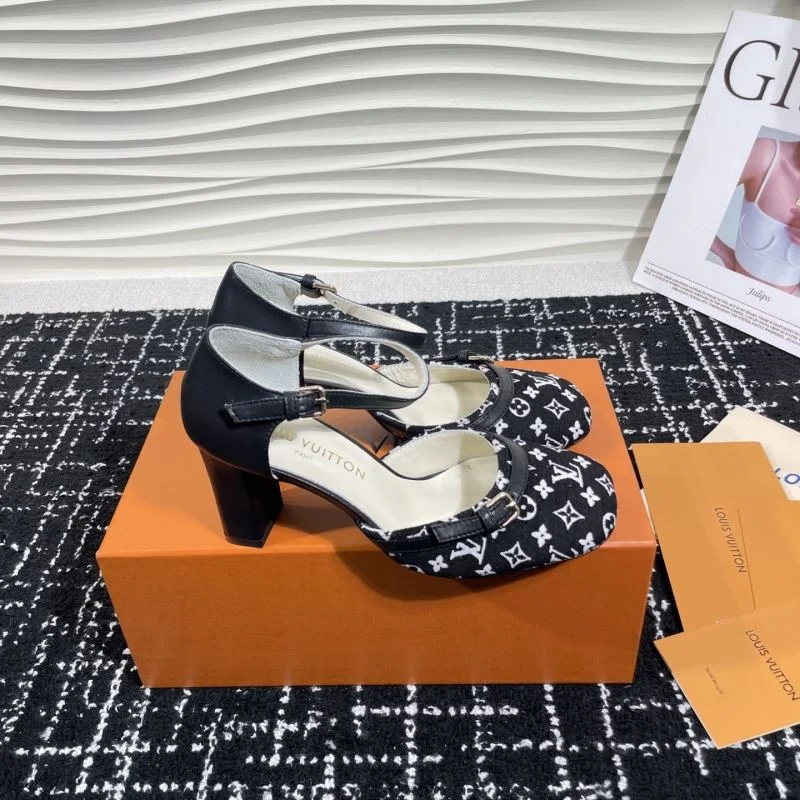 Sleek Louis Vuitton Sandals 31917