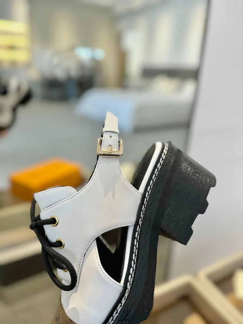 RelaxedFit Louis Vuitton Sandals 31906