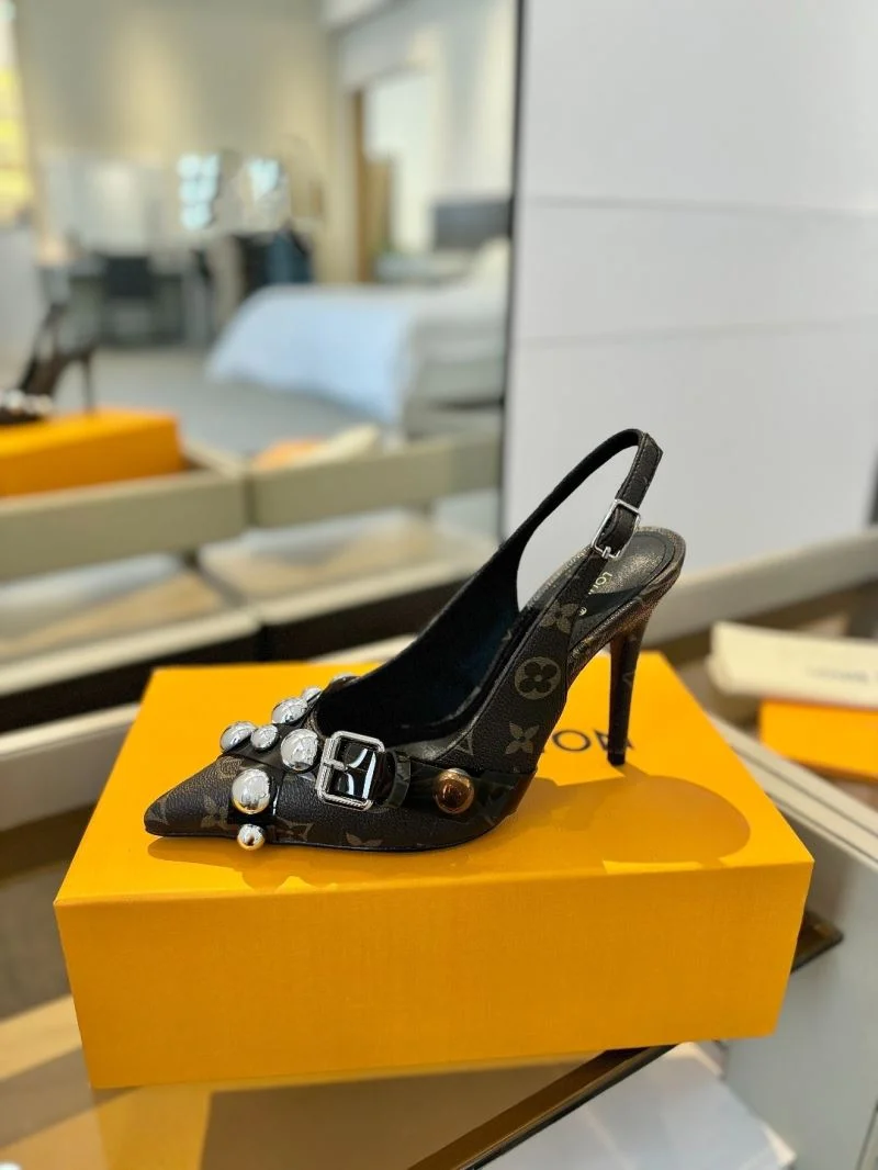 Versatile Louis Vuitton Sandals 31920
