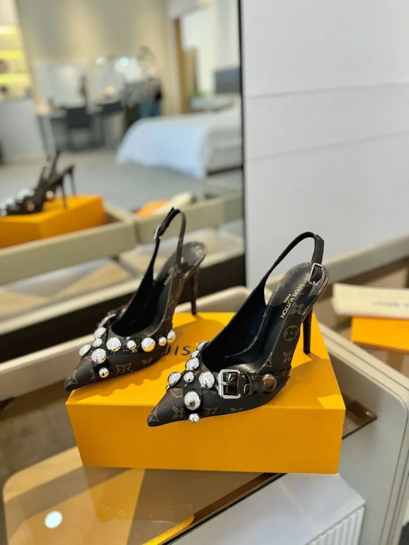Versatile Louis Vuitton Sandals 31920
