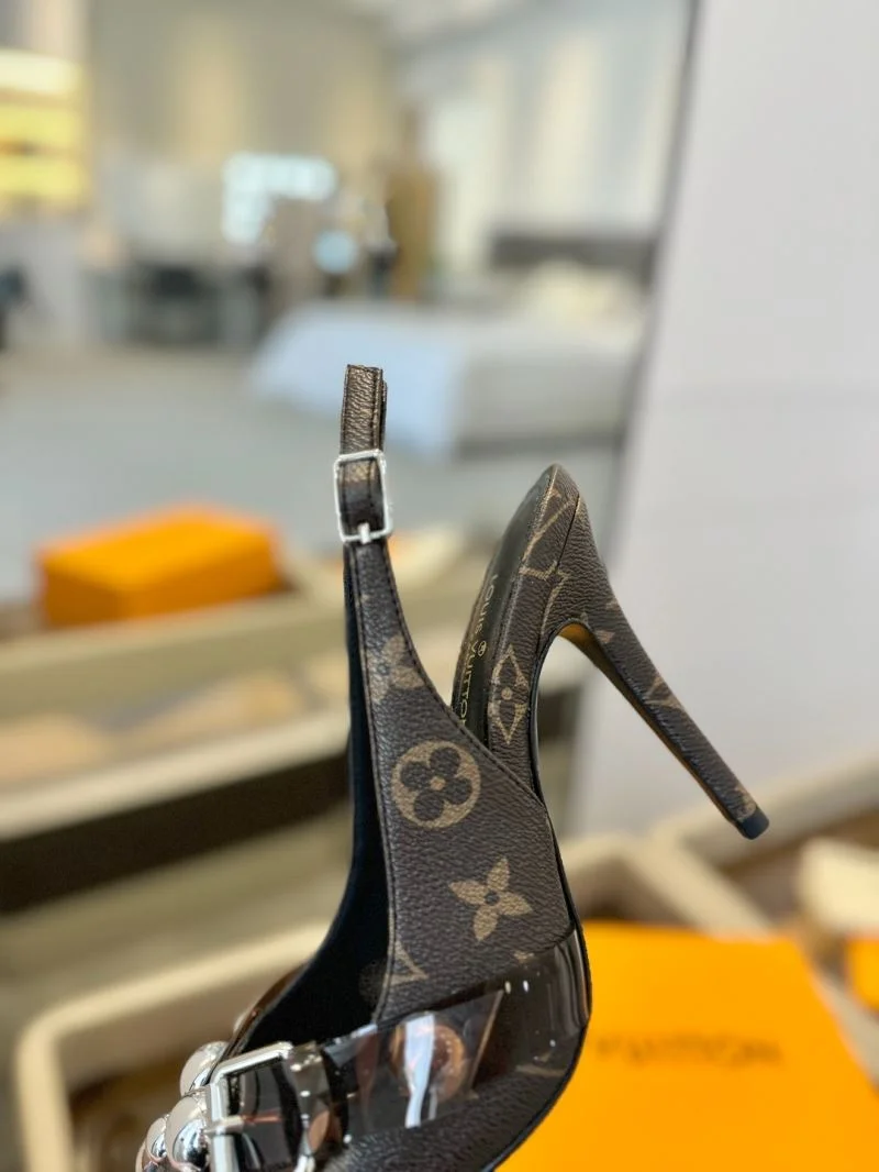 Versatile Louis Vuitton Sandals 31920